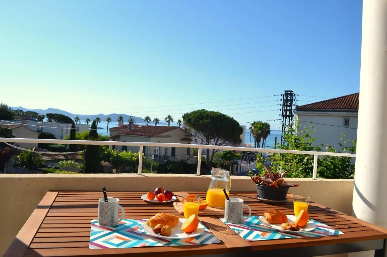 Appartement Vue Mer Avec Parking Ferme La Ciotat 0*,  France